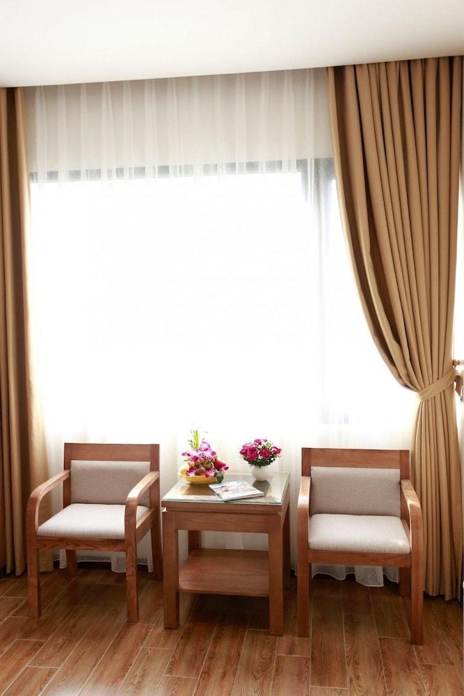 One Khách sạn 3*